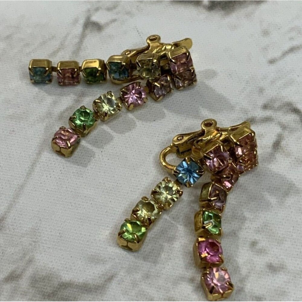 Trifari Drop Dangle Clip On Earrings Multicolored Rhinestones Pastels Gold Toned
